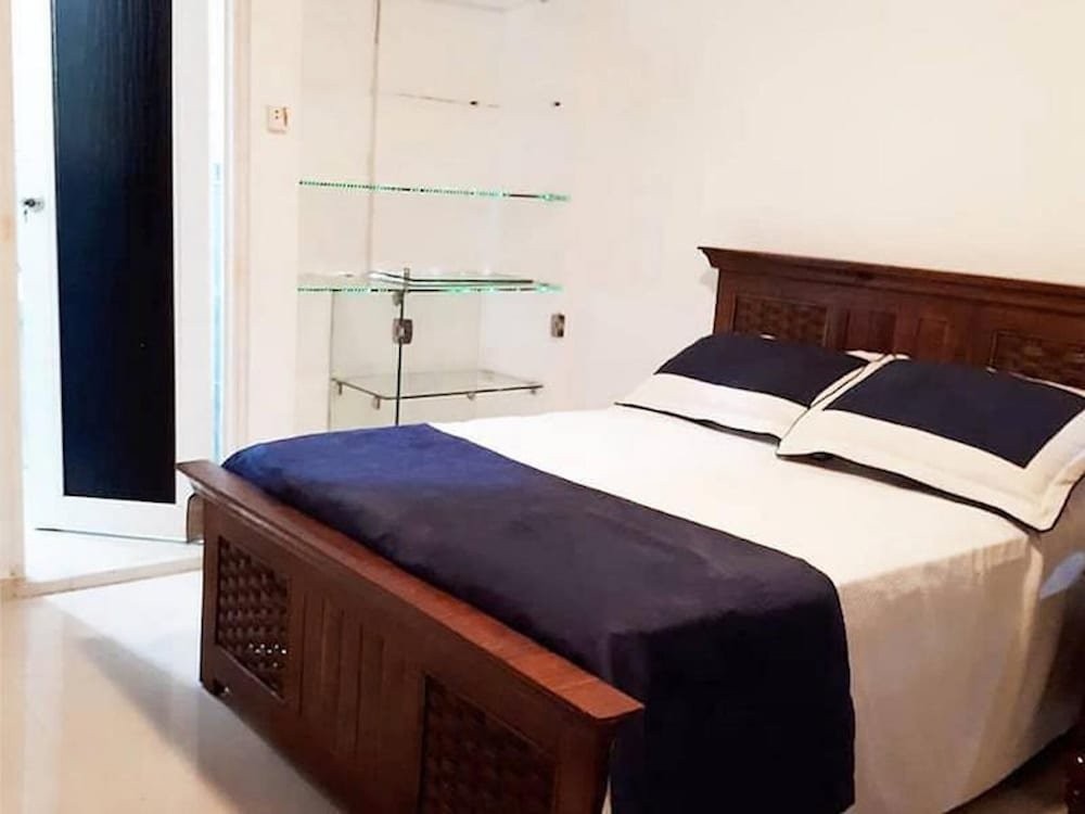 Malecon Premium Rooms,,3.5 star