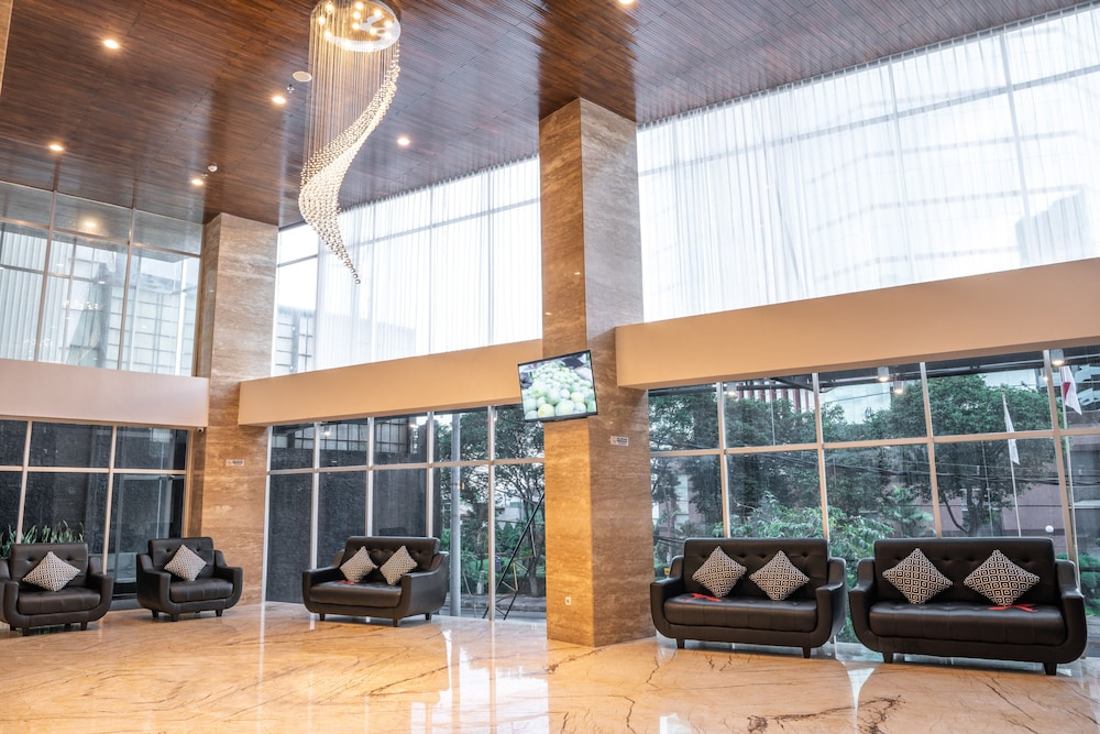 goldvitel hotel surabaya