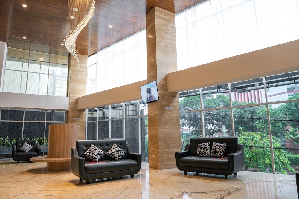 goldvitel hotel surabaya