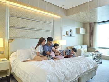 shangri la the fort manila