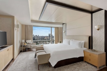 shangri la the fort manila