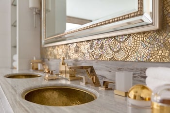 shangri la the fort manila