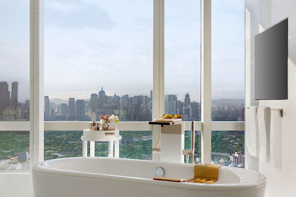 shangri la the fort manila