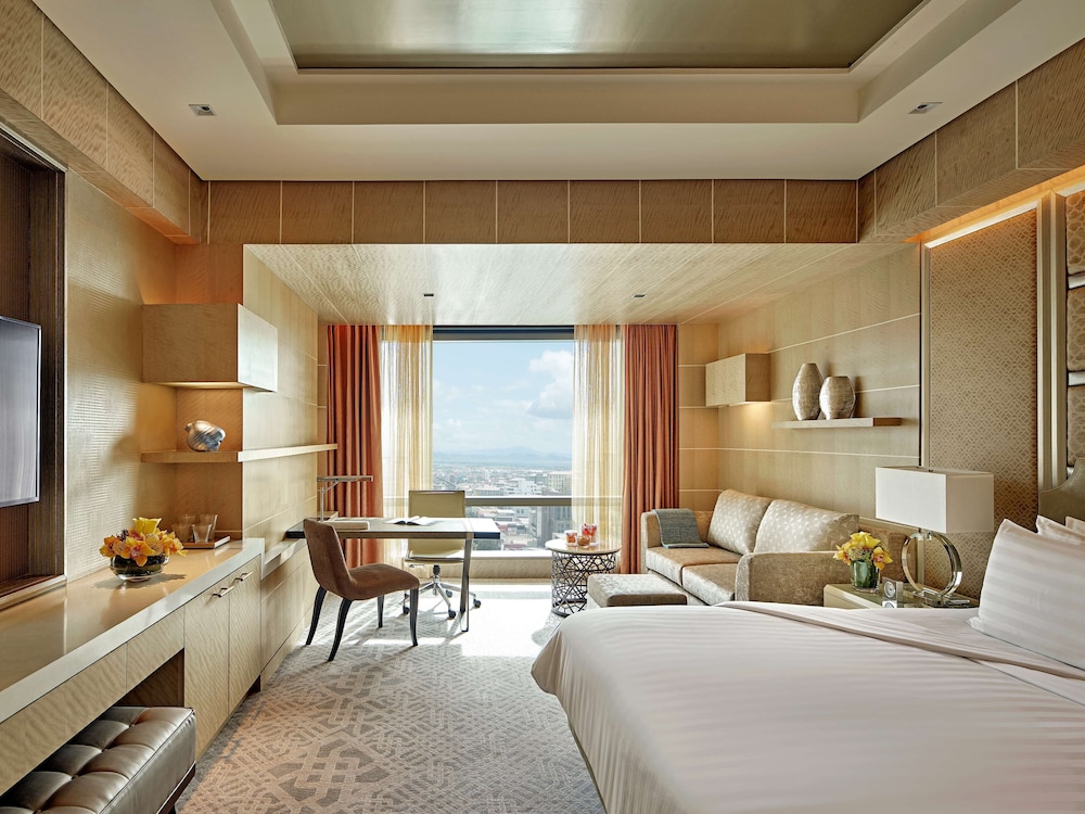 shangri la the fort manila