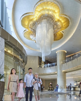 shangri la the fort manila