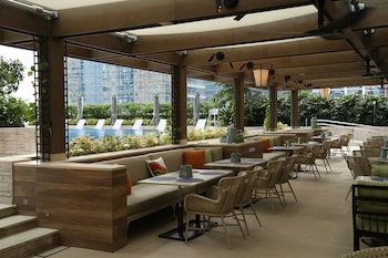 shangri la the fort manila