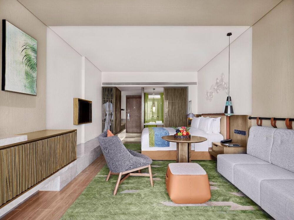 Holiday Inn Resort Sanya Bay By Ihg,Lingshui>>Haikou,4 star