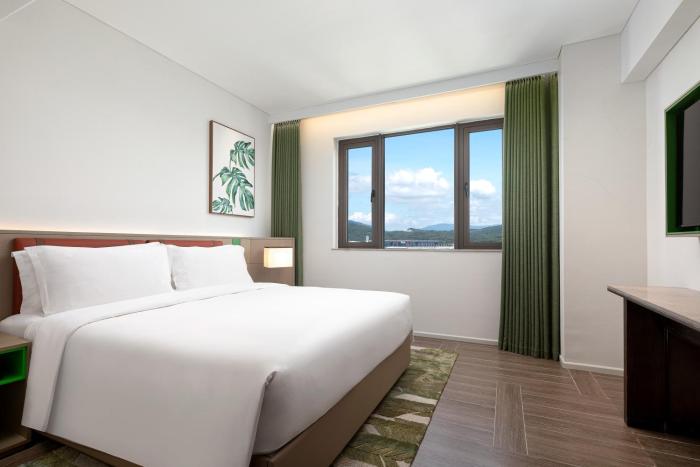holiday inn resort sanya bay by ihg