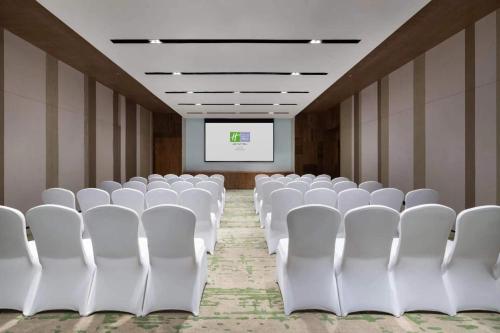 holiday inn resort sanya bay by ihg