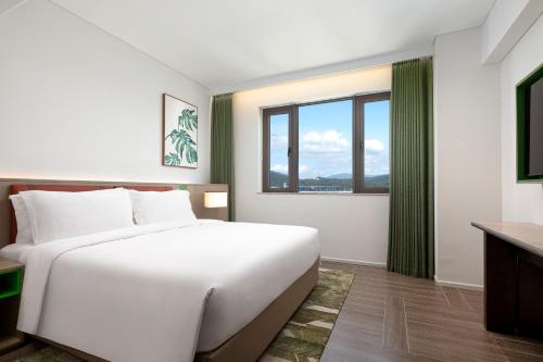 holiday inn resort sanya bay by ihg