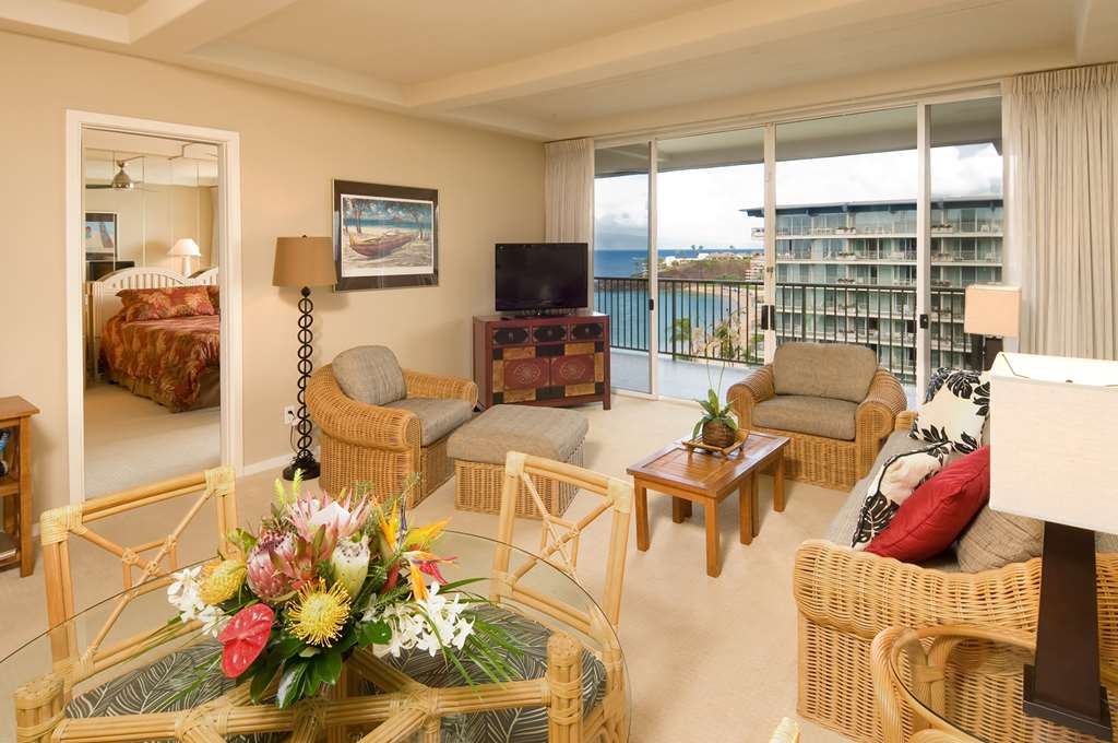 aston at the whaler on kaanapali beach