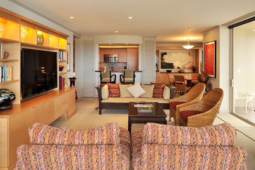 aston at the whaler on kaanapali beach