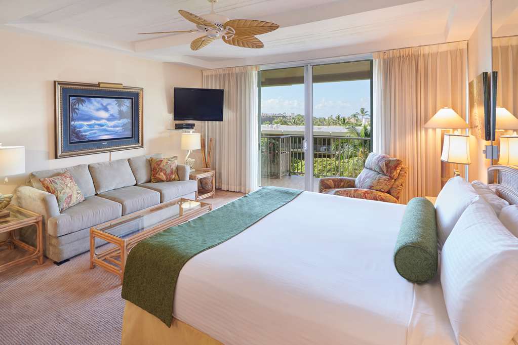 aston at the whaler on kaanapali beach
