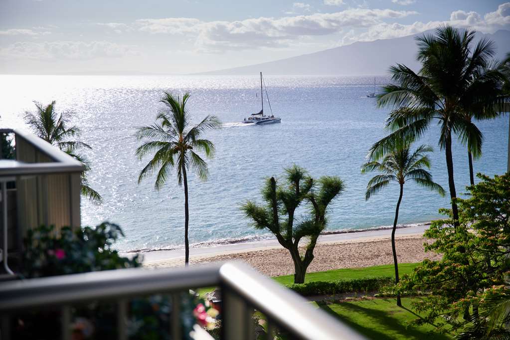 aston at the whaler on kaanapali beach