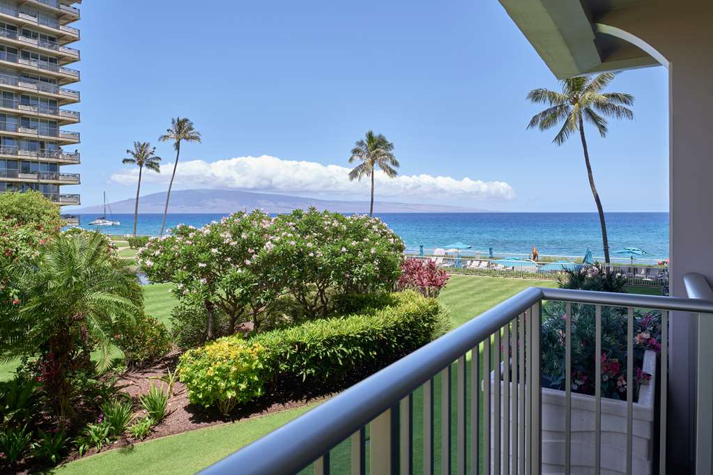aston at the whaler on kaanapali beach