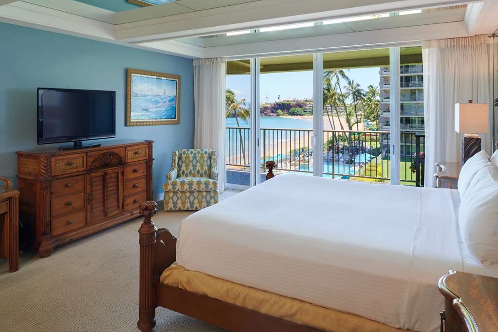 aston at the whaler on kaanapali beach