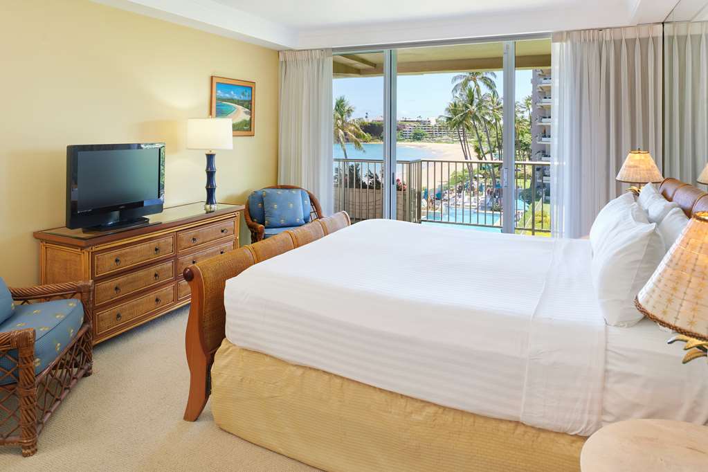 aston at the whaler on kaanapali beach
