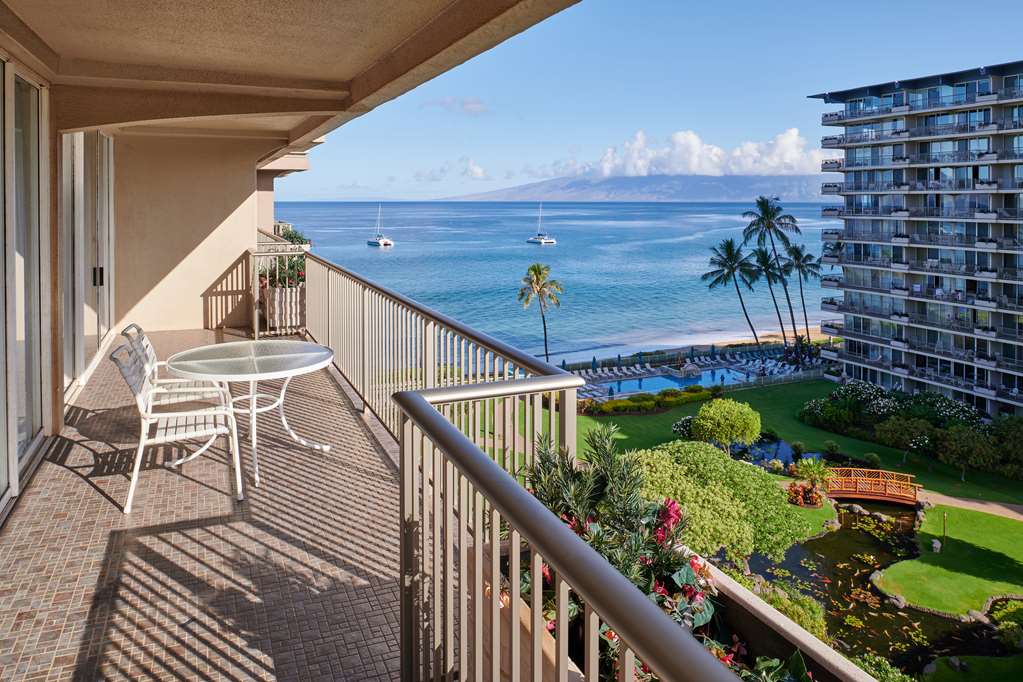 aston at the whaler on kaanapali beach
