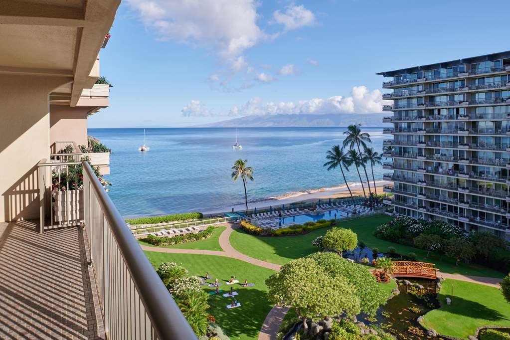 aston at the whaler on kaanapali beach