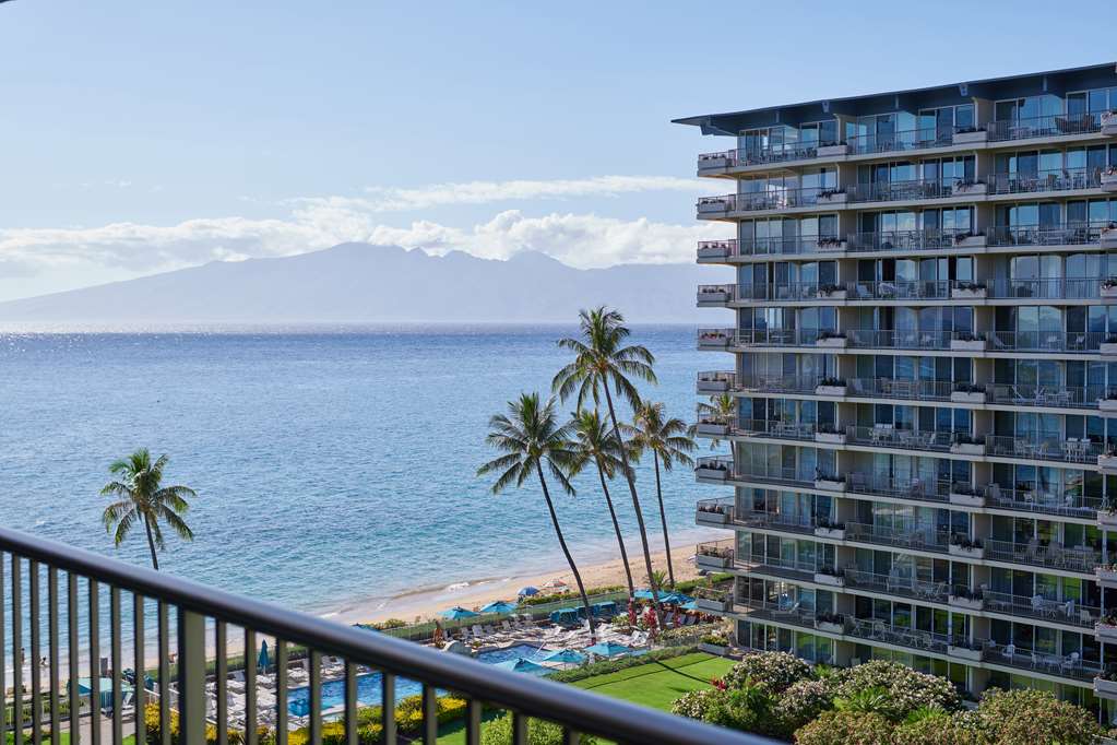 aston at the whaler on kaanapali beach