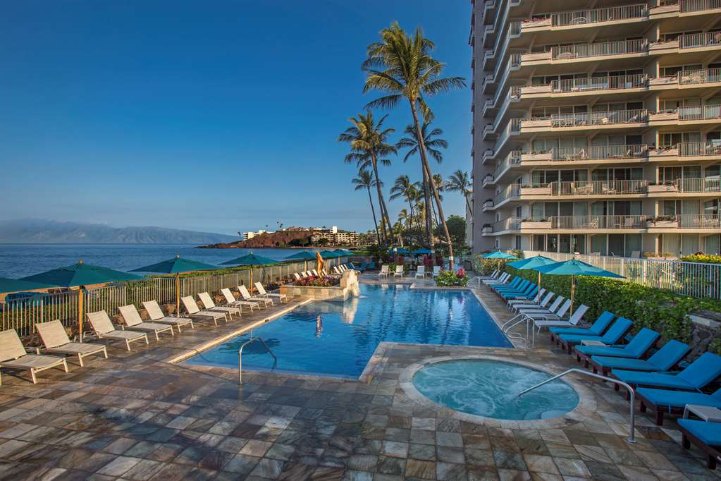 aston at the whaler on kaanapali beach
