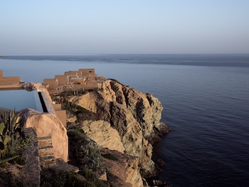 acro wellness suites adults only