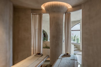 acro wellness suites adults only
