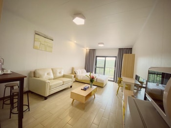 phoenix apartment by link