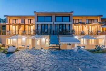 naftilos residences i