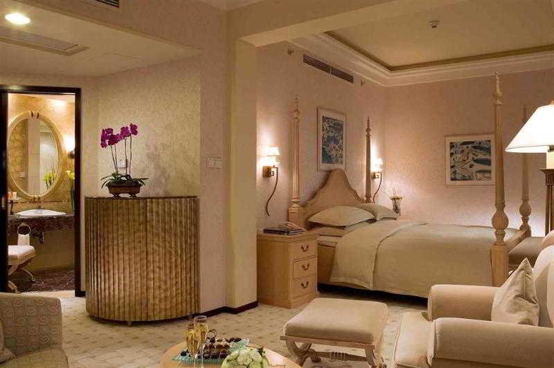 Hillview Golf Hotel,,5 star