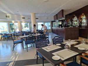 Holiday Beach Resort,,3 star