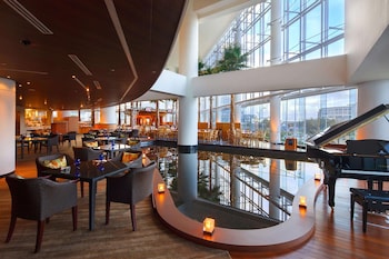 The Yokohama Bay Hotel Tokyu,,5 star
