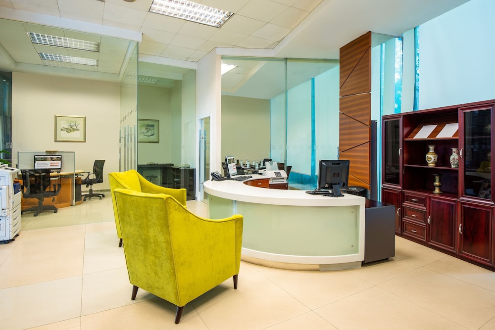 holiday inn west and east century city