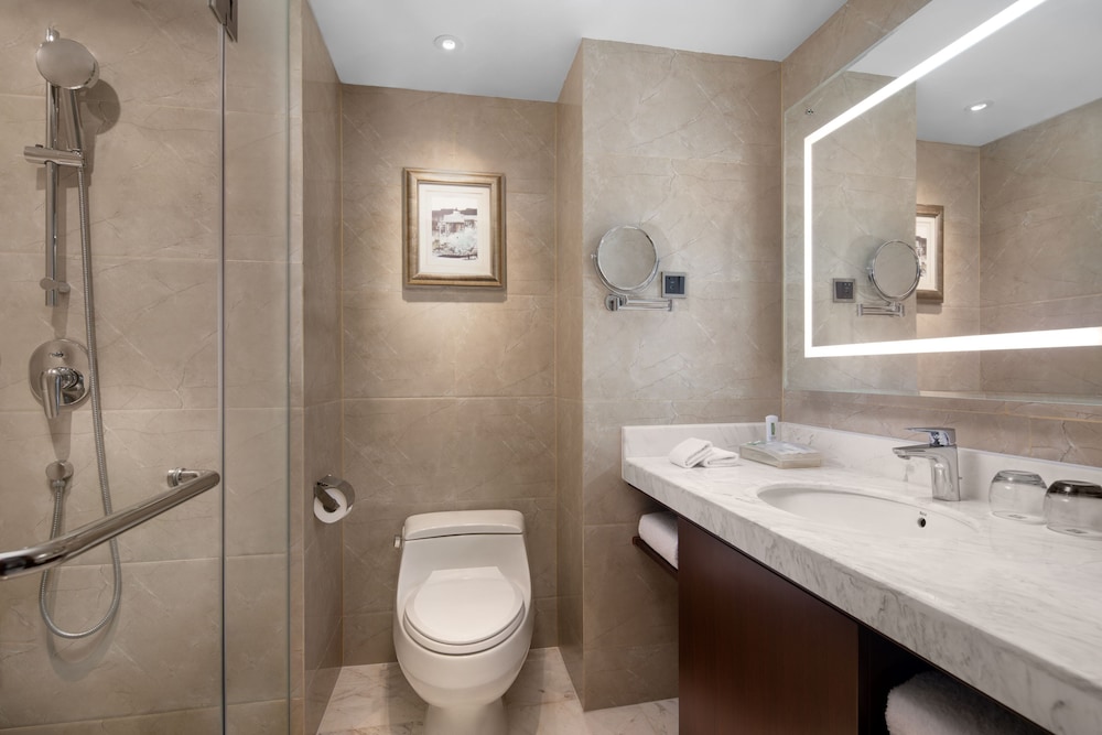 holiday inn west and east century city