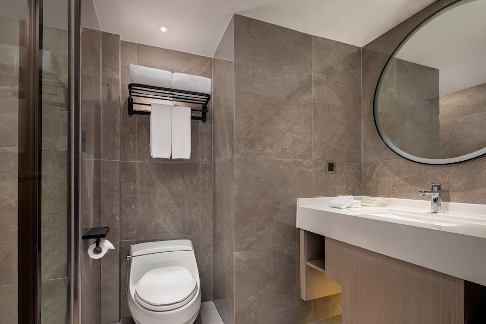 holiday inn west and east century city