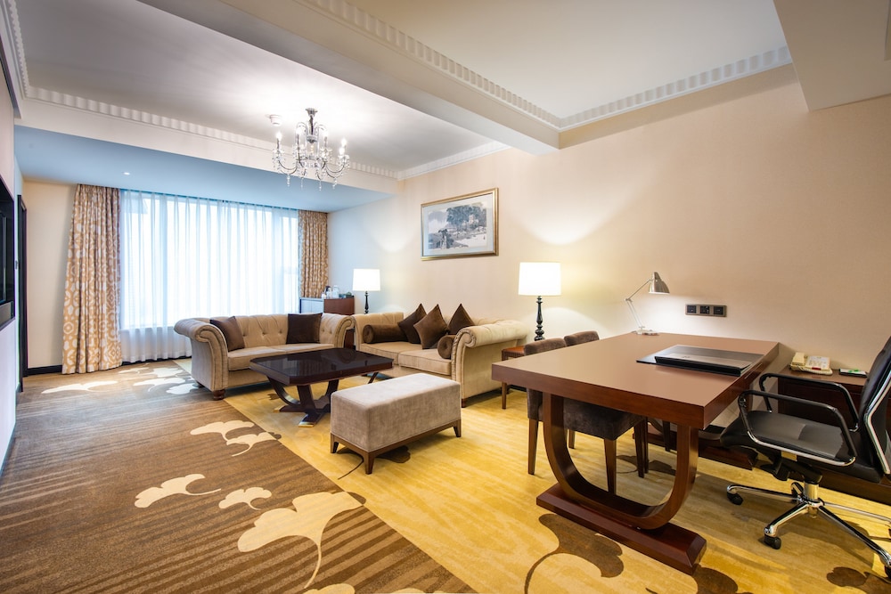 holiday inn west and east century city