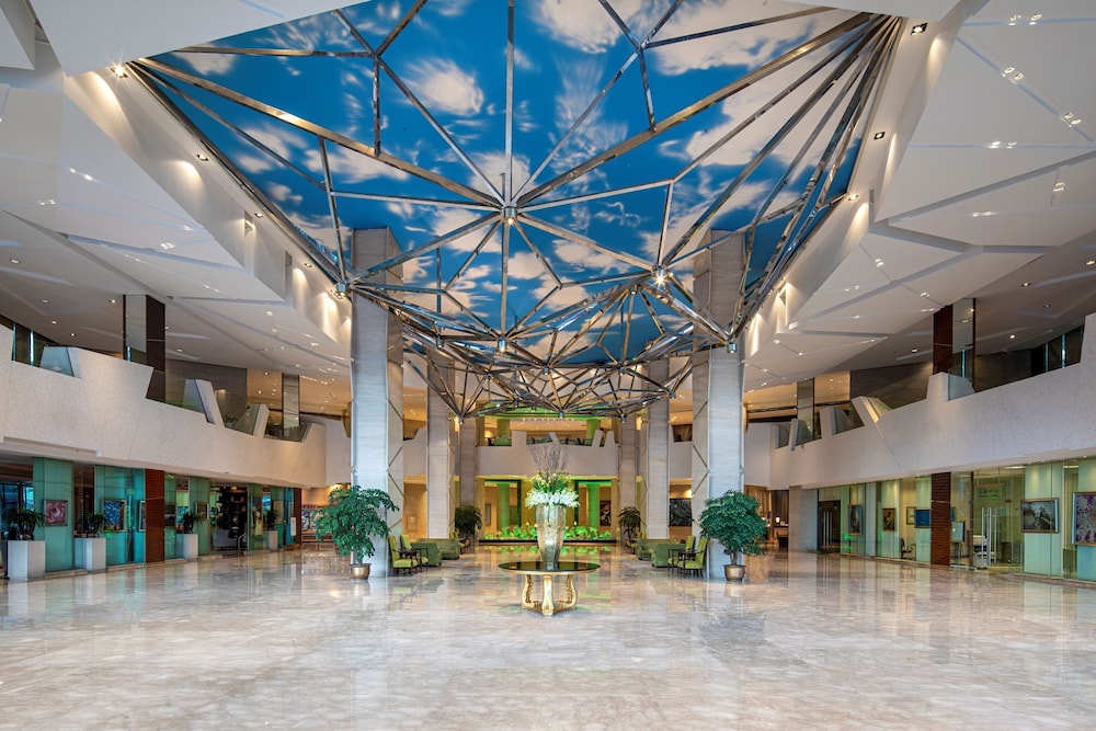 holiday inn west and east century city