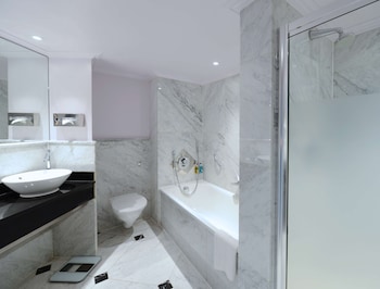 radisson blu hotel london leicester square