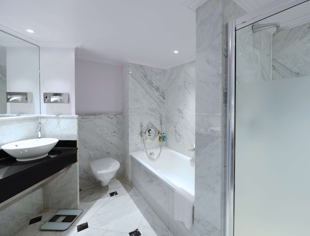 radisson blu hotel london leicester square
