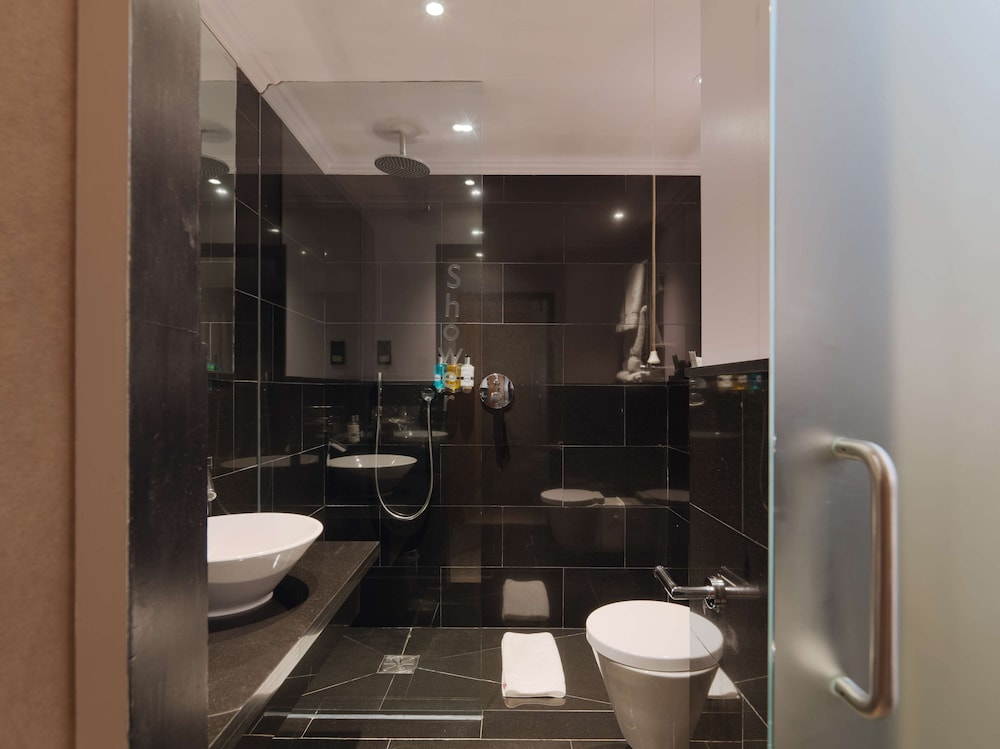 radisson blu hotel london leicester square