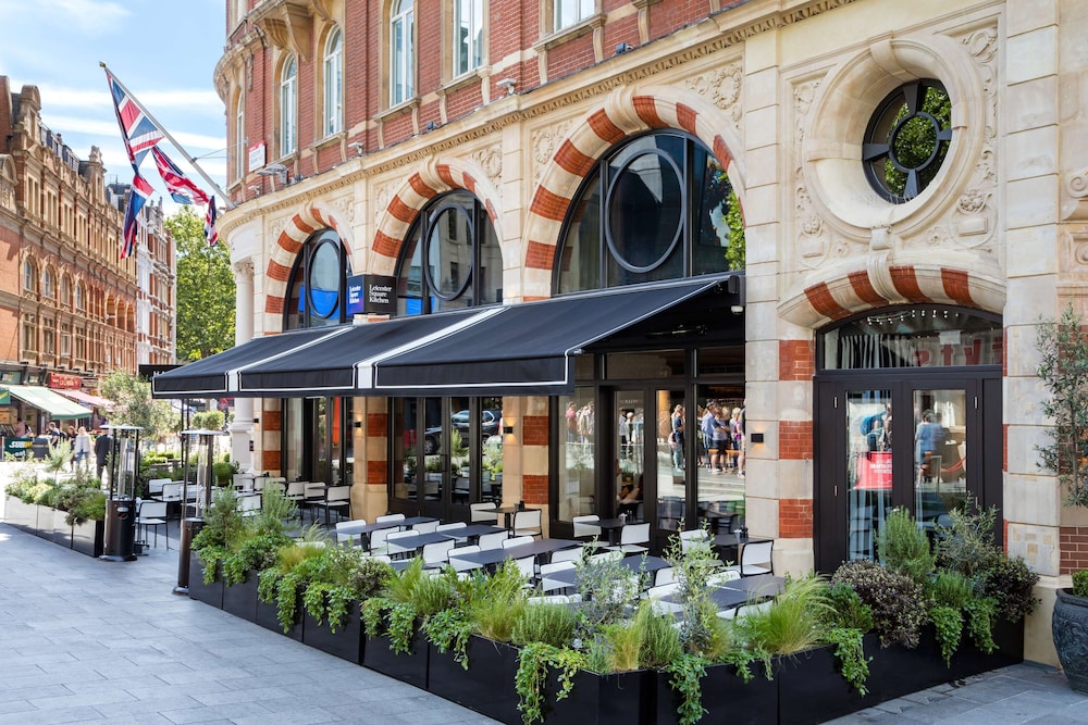 radisson blu hotel london leicester square