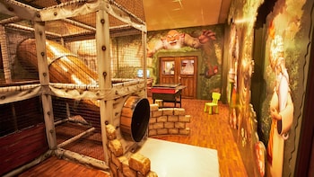 Efteling Wonder Hotel - Theme Park Tickets Included,,4 star