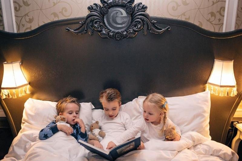 efteling wonder hotel theme park tickets included