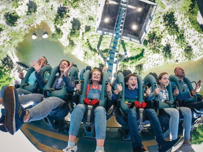 efteling wonder hotel theme park tickets included