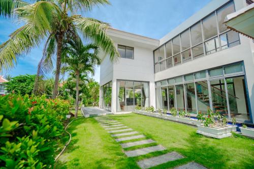 the ocean resort vinacapital danang resort limited