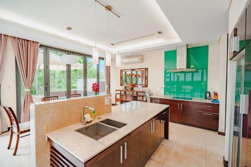 the ocean resort vinacapital danang resort limited