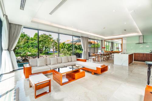 the ocean resort vinacapital danang resort limited