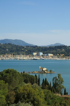 rodostamo villas adults friendly