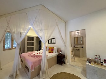 sharazad boutique hotel