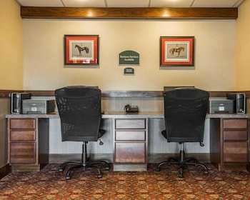 clarion inn and suites at the outlets of lake george